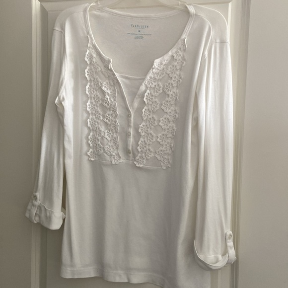 Lace bib faux Henley with 3/4 turn back sleeves - Picture 7 of 8